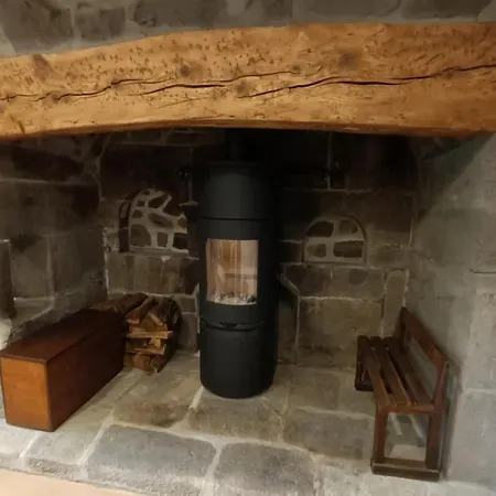 Villa Pour 9 Personnes Avec Jardin A Proximite Du Puy Mary *